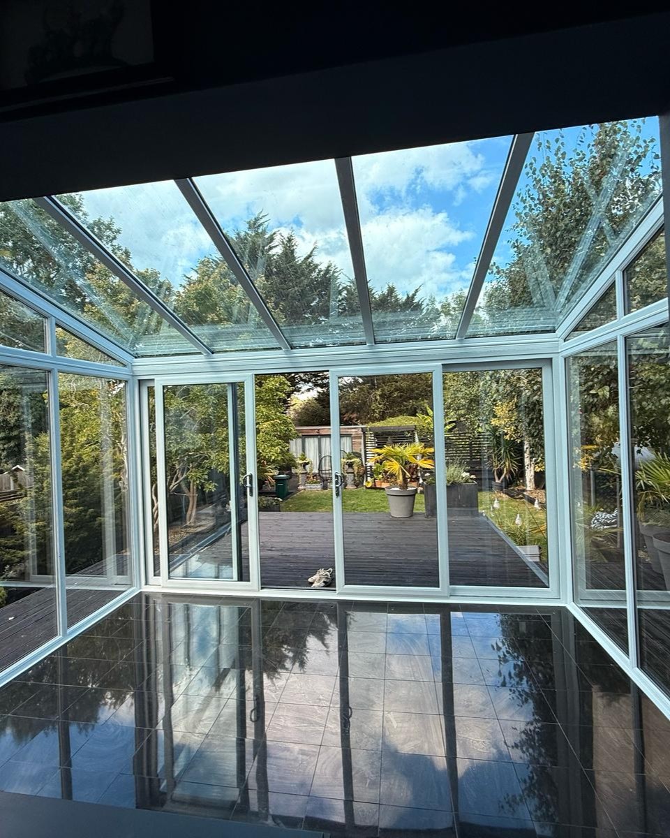 WembleyWindows's tweet image. Step into sunshine living with this stunning grey uPVC conservatory, complete with a crisp white interior. 🌞✨

This is more than just a conservatory, it’s your all-year-round escape right at home. 🏡💫

#WembleyWindows #uPVCWindow #CompositeDoor #CasementWindow