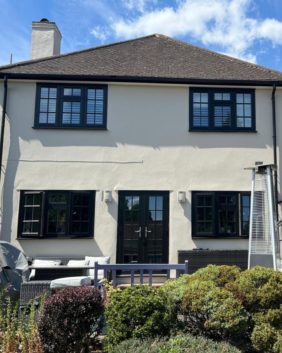 WembleyWindows's tweet image. This property is a perfect showcase of how traditional style meets modern performance. The sleek flush finish of the R7 system complements the home’s character while providing all the benefits of today’s energy-efficient technology. 🌿🏡

#WembleyWindows #uPVCWindow