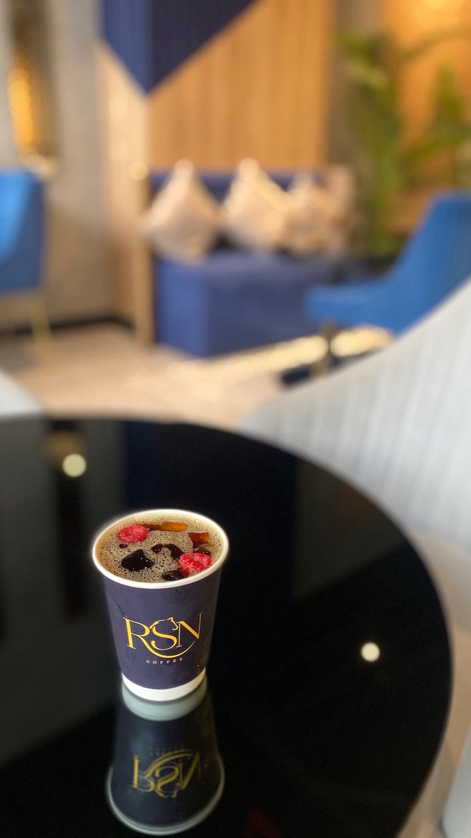 2lorm's tweet image. لو حظوظي ما عطتني غير حبك
والله إني طول عمري لـ احترمها❣️