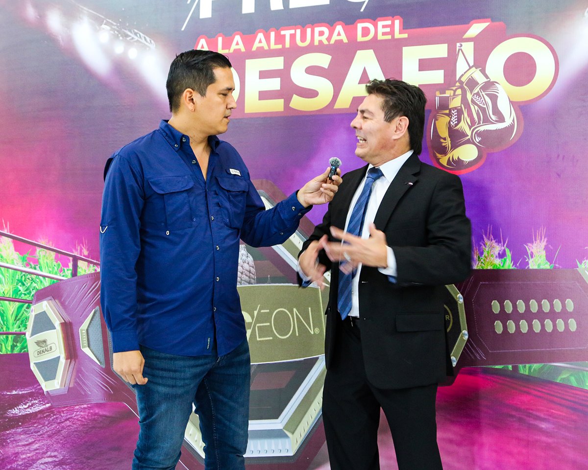 comentarios_sin's tweet image. Una buena forma de definir el futuro inmediato para la producción de maíz es estar a la altura del desafío. Con este evento en Los Mochis, el equipo de #Preceon y #Dekalb da a conocer justamente este sistema, que integra a híbridos de porte bajo (como el 501sc), así como a