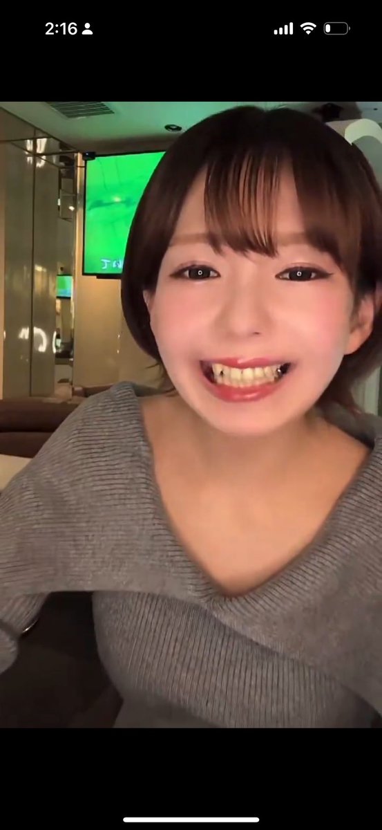 Silver74654Man's tweet photo. かわいい子の銀歯たまらん❤️ちんこ勃つ❤️ https://t.co/onJZtGgp7d