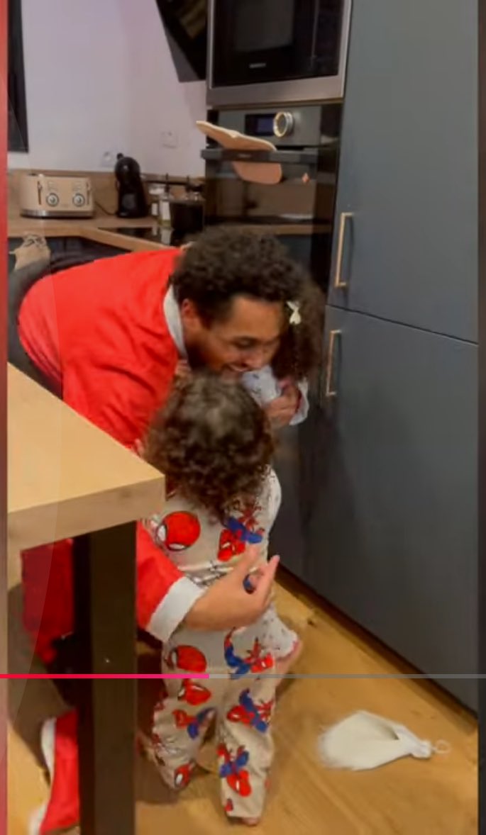 j’ai lâché une larme purée  #poupettekenza