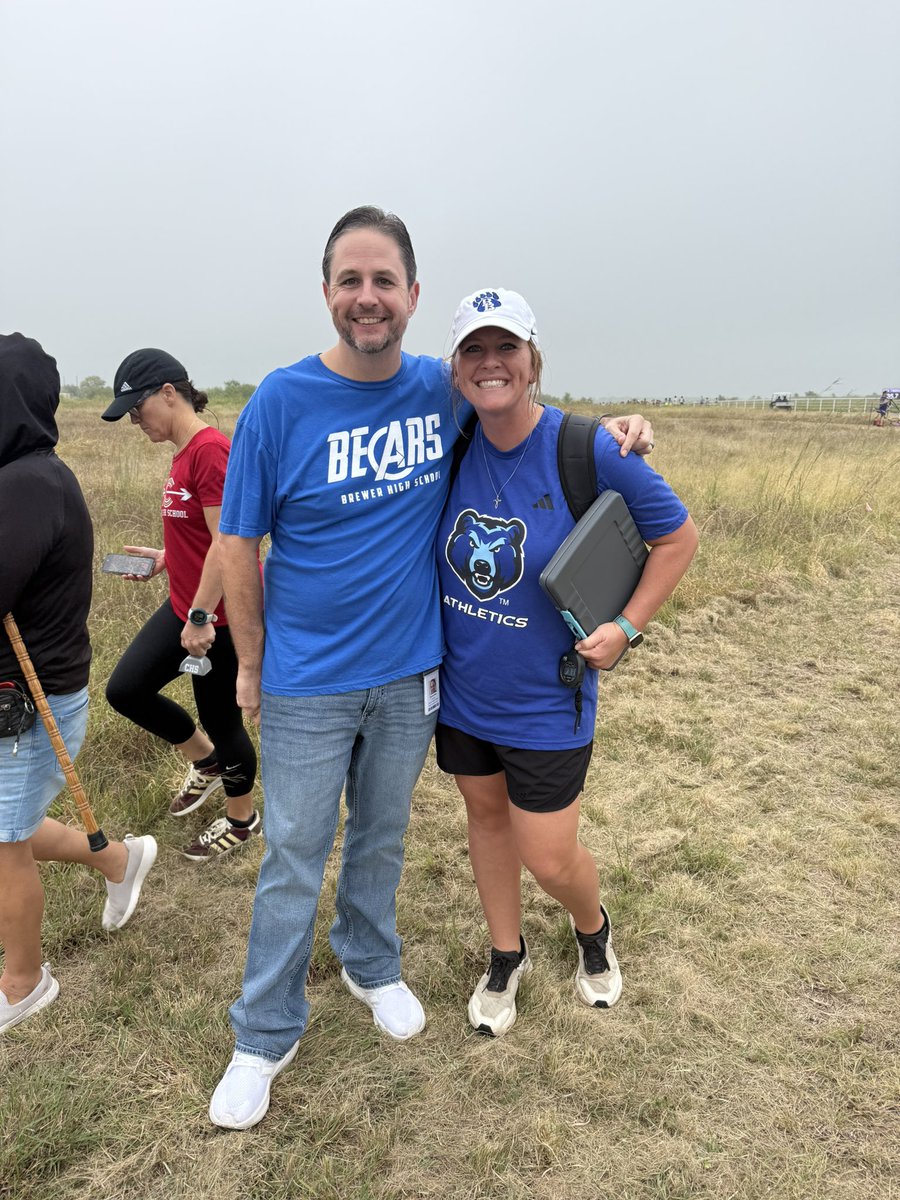 Showed up and showed out at TCU-John McKenzie Invitational at AP Ranch this morning. 

🥇Madi Carroll 19:02
🥇JV Girls Team
🥉Varsity Girls Team

See results at ntxtiming.com.

SHOUTOUT to the best principal ever! Mr. Neal came out to support our cross country kids.