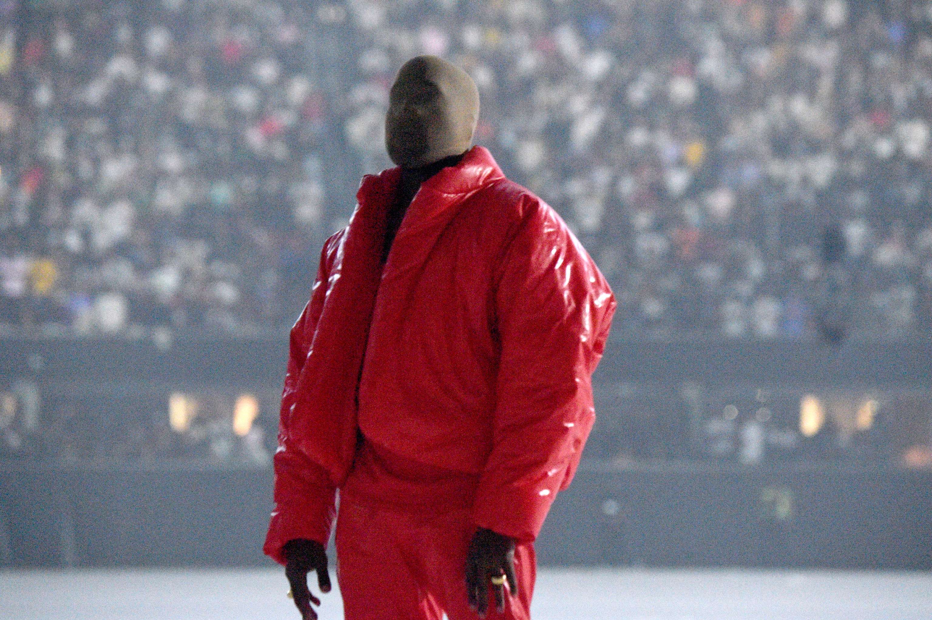 ミュージック KANYE WEST UNAUTKORIZED Kanye West sneakers fetch record $1.8M at private sale