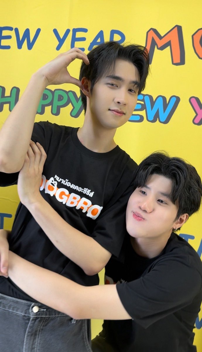 วันนี้เดินสายโปรโมทกับพี่ๆสื่อ พี่ๆน่ารักมากๆเลยครับ #DogBro