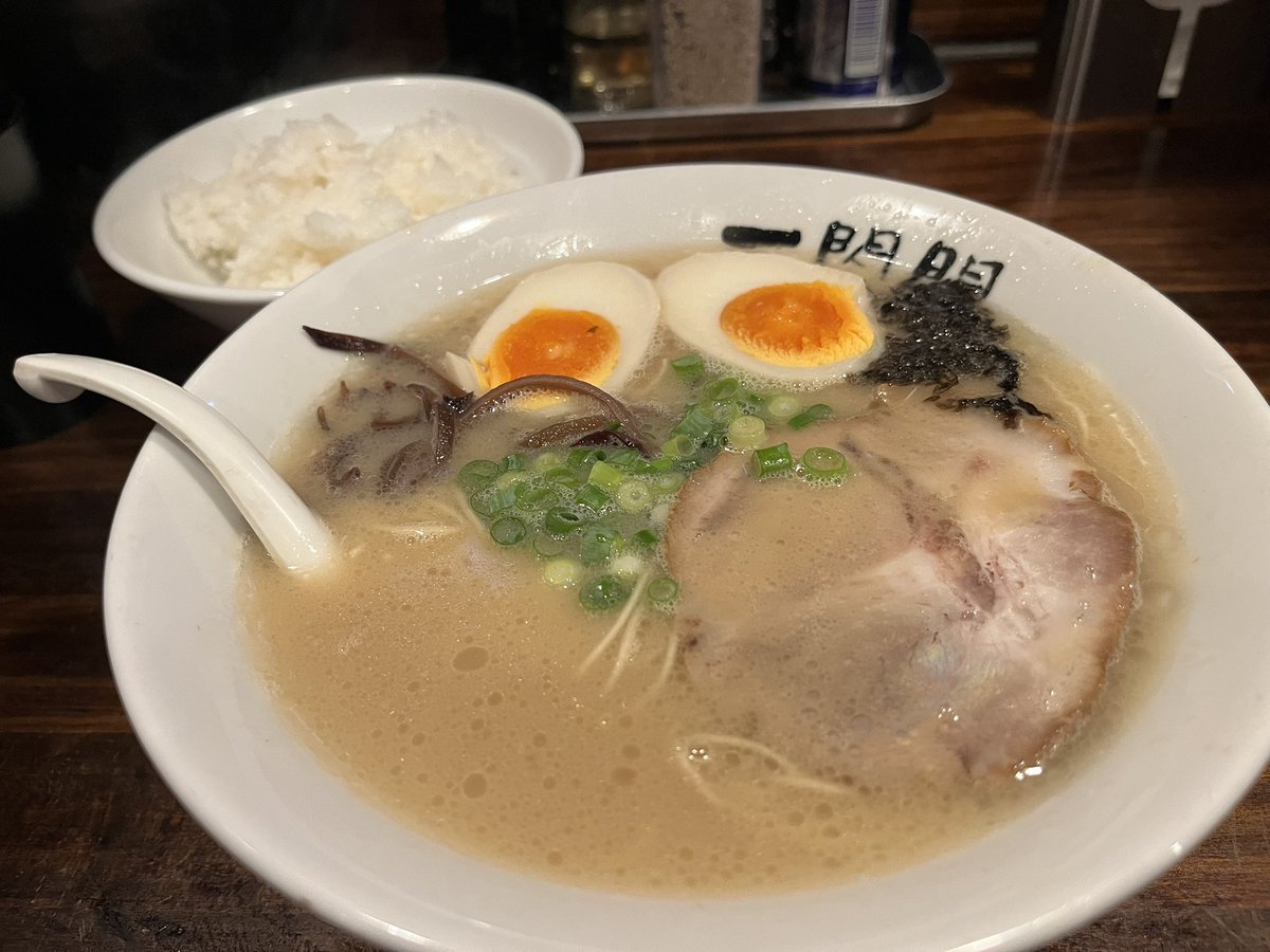 出張で飲み明かして美味いもの食い過ぎたせいで、帰ってきたらバチ当たったかのような雨だな(´･_･`)