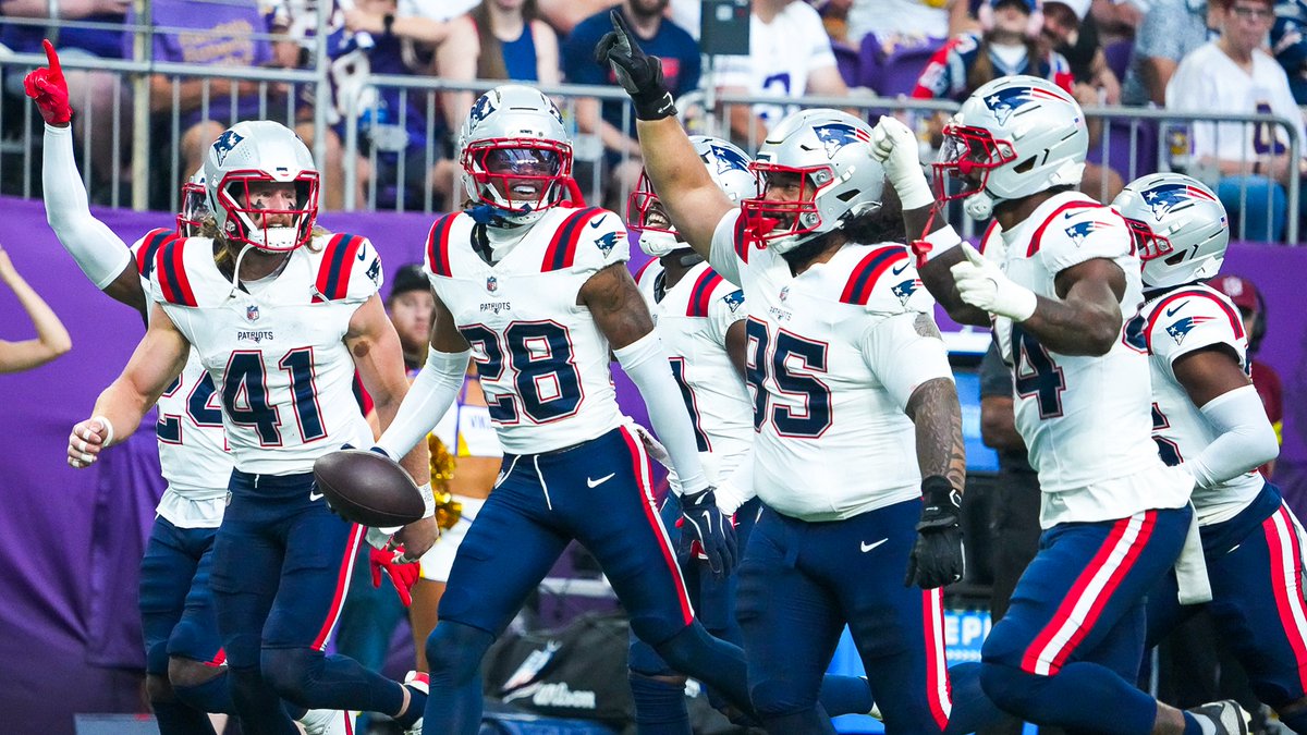 Patriots's tweet photo. Season starts next Sunday 🙌 https://t.co/DWfJqx85FR