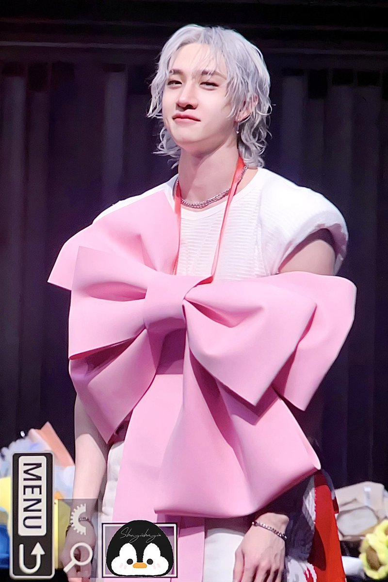She is so babygirl😭😭😭😭 I need to unwrap the ribbon rn 🤌