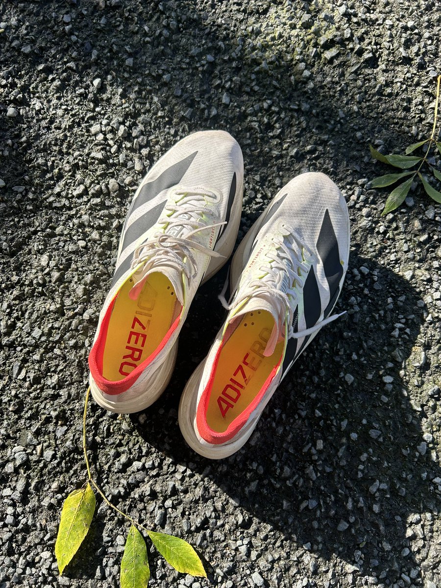 jamescutlan87's tweet image. Not a bad trainer at all. In fact one of the best racing shoes I’ve had for a while despite the one cracked rod 😂
.
583 miles and still going strong. Using them for sessions and the occasional low key race #Pro4 👟
.
#JogSlowRaceFast #UkRunChat