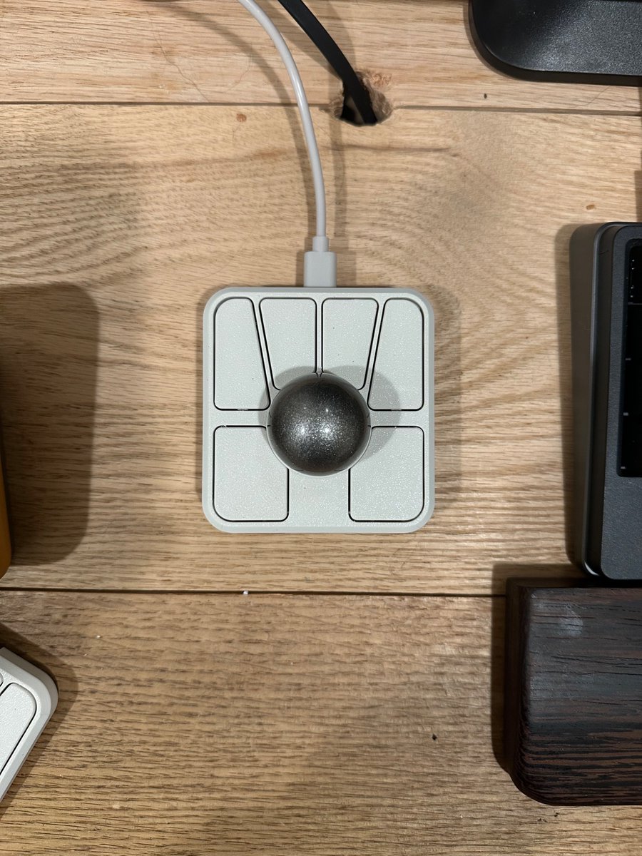michaelthatsit's tweet photo. Here’s my latest side project. It’s my take on a super compact trackball based on the Ploopy Adept, fulfilling my dream of a travel trackball. 

It’s nearly done! I’ll have the files up on GitHub and makerworld soon. https://t.co/GQRqLlcSB6