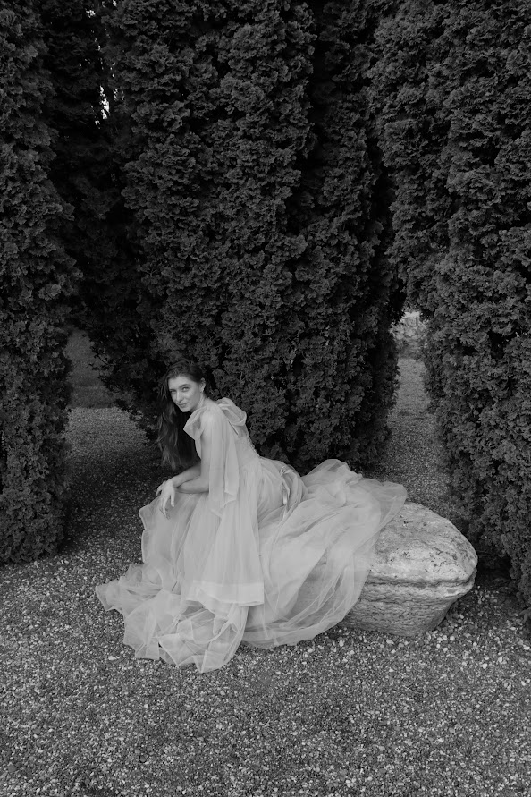 JeffreyFortson's tweet image. Ava #model #modelingagency #beauty #style #covergirl #magazinecover #she #her #women #ootd #garden  #ootdfashion #instafashion #instapic #blond #photographer #mood #love #fineartphotography #editorialphotography #blackandwhitephotography  #minneapolis #Mpls #pink #dress #parfum…