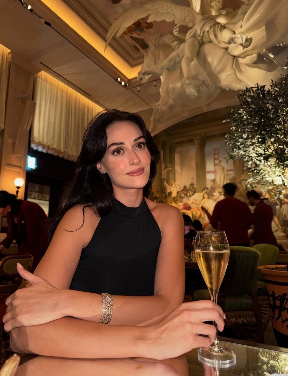 no context esra bilgiç (@nocontextesrab) on Twitter photo 