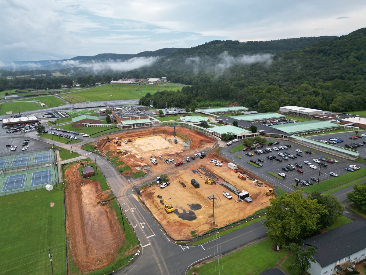 scoutpm_'s tweet photo. 📷 Walls are being poured for the new @fortpayne Fort Payne High School Arena! #madesure https://t.co/omDxtU7ujs