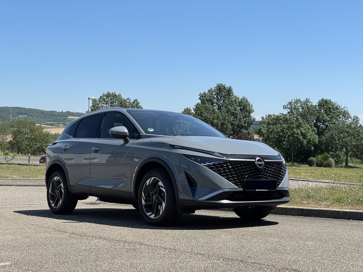 Dieser Nissan Qashqai wurde mit dem digitalen Darios-Gasring und einer Handbetriebsbremse rechts ausgestattet – für einen Fahrer, der seine Beine nicht mehr benutzen kann. Er freut sich, wieder mit beiden Händen am Lenkrad fahren zu können.
 Weitere Informationen unter: