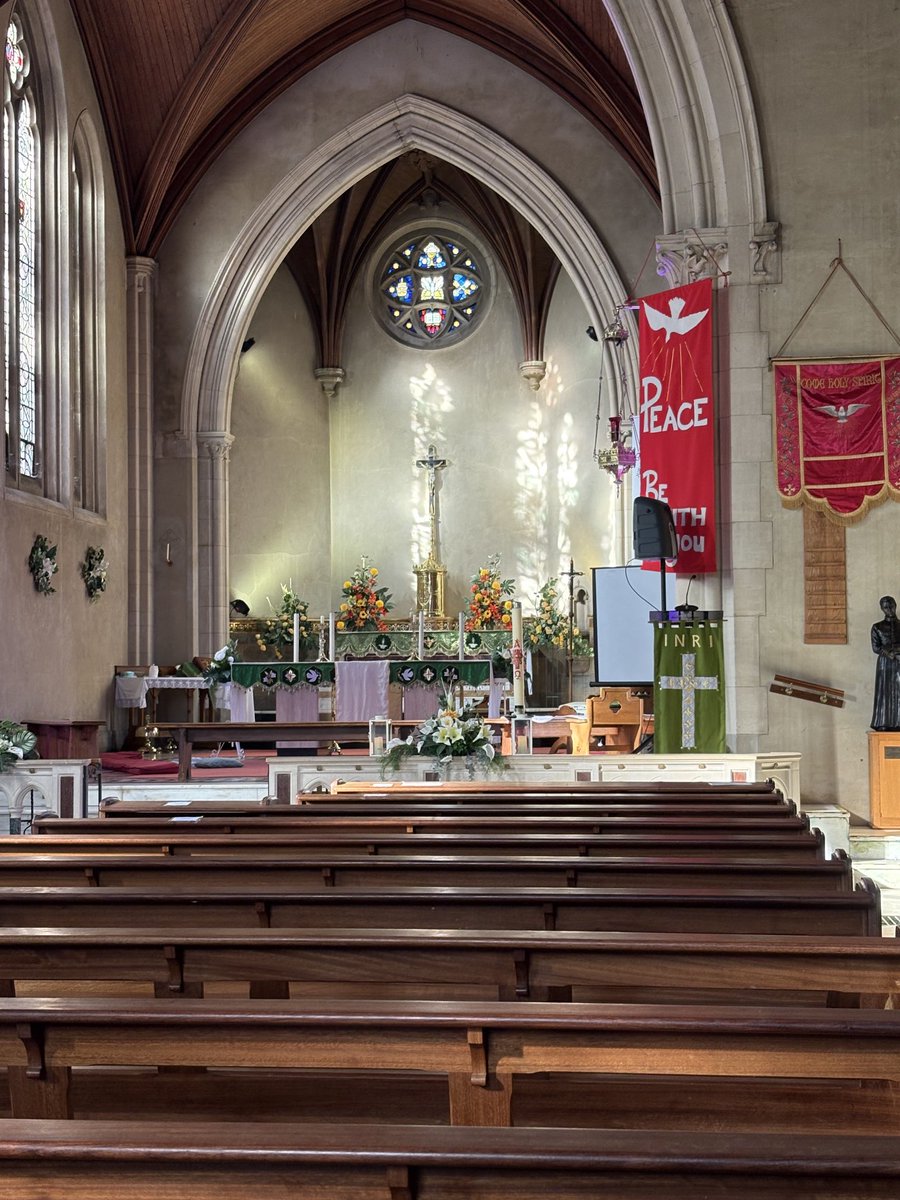 RCBirmingham's tweet photo. The beautiful Olton Friary Church in #Solihull is the setting for this evening’s #Adorare Praise and Worship experience with ⁦@thekenelmyt⁩ and young adults from across ⁦@RCBirmingham⁩.
Pray for our young people as they seek God’s will for their lives. https://t.co/sTxUaWS1MM