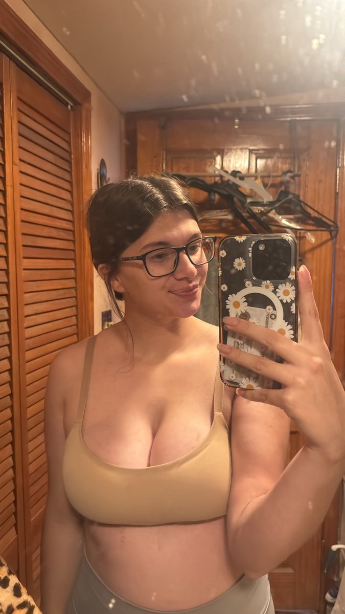 mysteryymachin's tweet photo. 🩵offering GFE again🩵 

+decided to pull this out of my ass again 
+want nudes, phone calls or facetimes? without any strings
+want to confess your love to a stranger
+want to get close to someone with no strings!
now’s the time ! hmu🩵 https://t.co/vZ1e4QHiPb