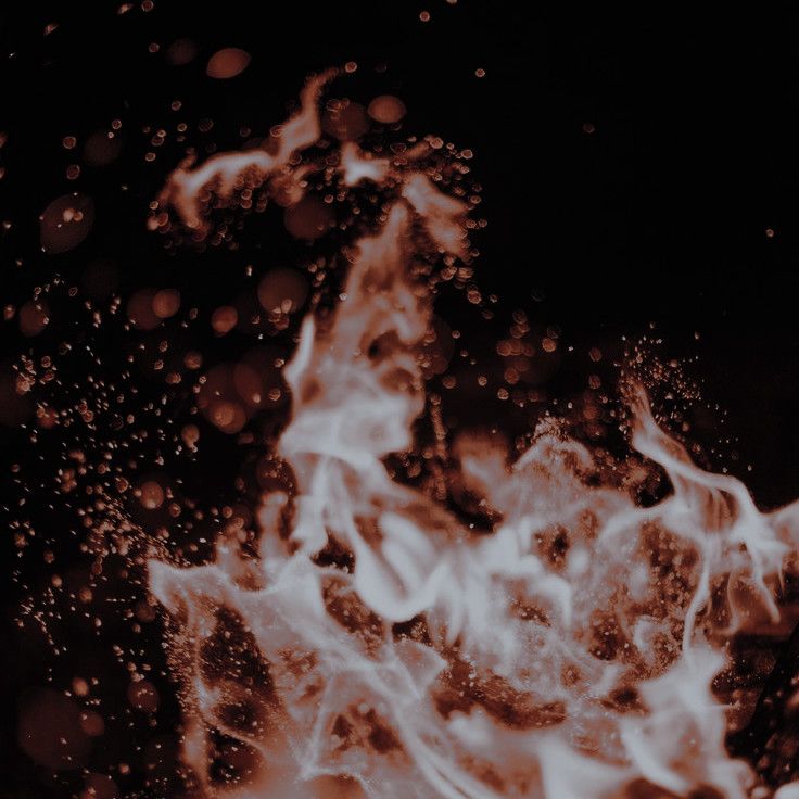 Heart of Hearts ;
a solo

TWs for brief canon typical violence .