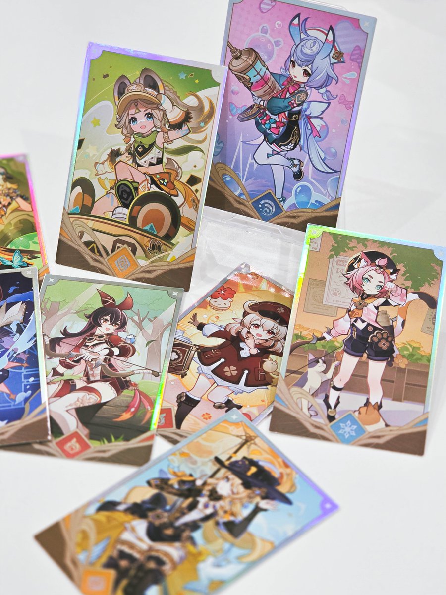 이번에 <원신 Cafe in Seoul> 「일곱 성인의 소환」 랜덤 포토카드 디자인을 작업하게 해주셨습니다! ✨

후가공까지 넘 예쁘게 해주셨어요🥺💜
카페 5층 굿즈존에서 상시 판매됩니다.
방문하시는 분들의 최애가 단번에 뽑히는 행운이 함께하길...!!

잘 부탁드립니다, 감사합니다 🙇‍♀️

#원신_테마카페