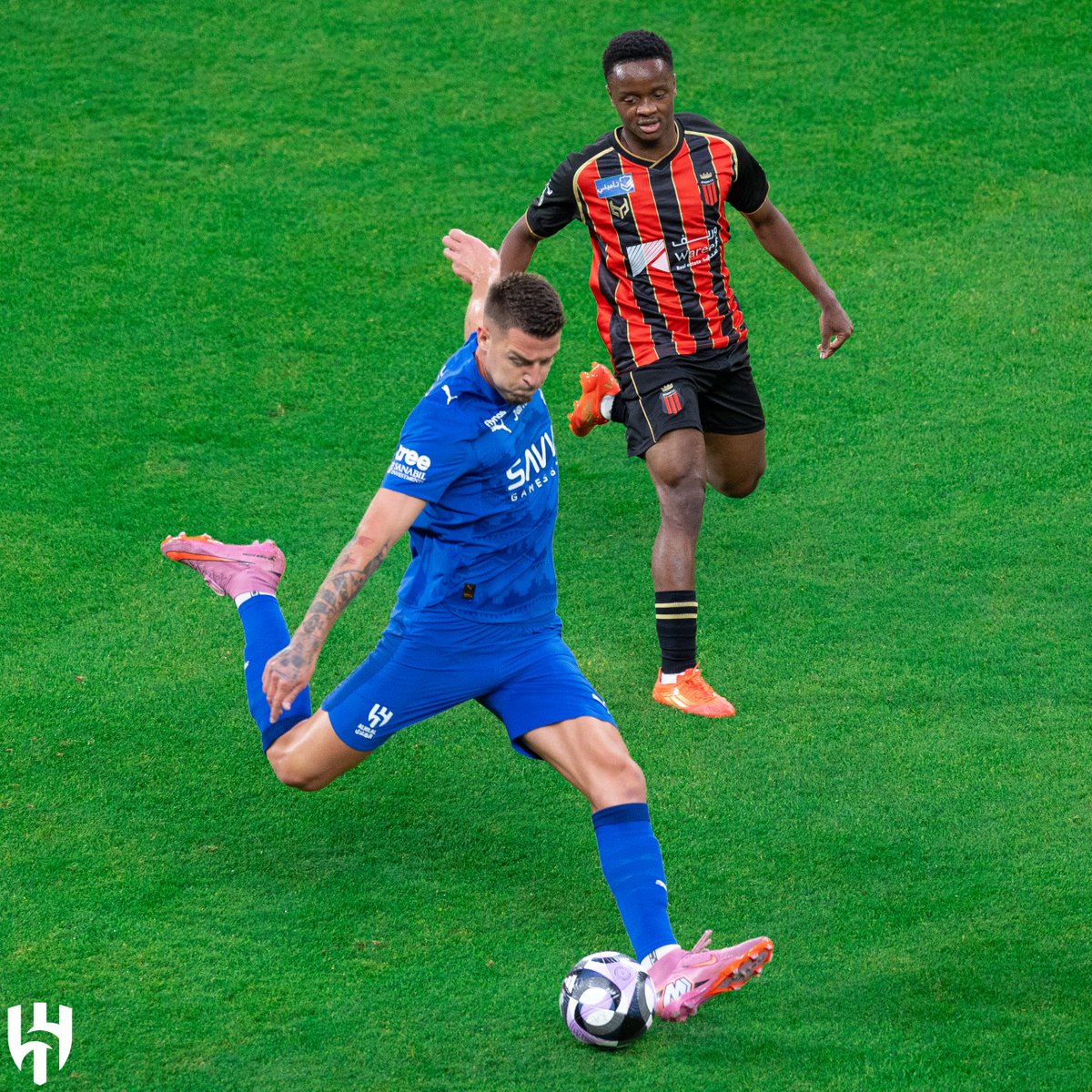 نادي الهلال السعودي (@alhilal_fc) on Twitter photo نعود للشوط الثاني 🔙 نعود للشوط الثاني 🔙