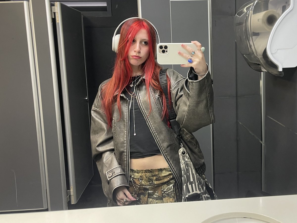 valti⭑.ᐟ tweet media