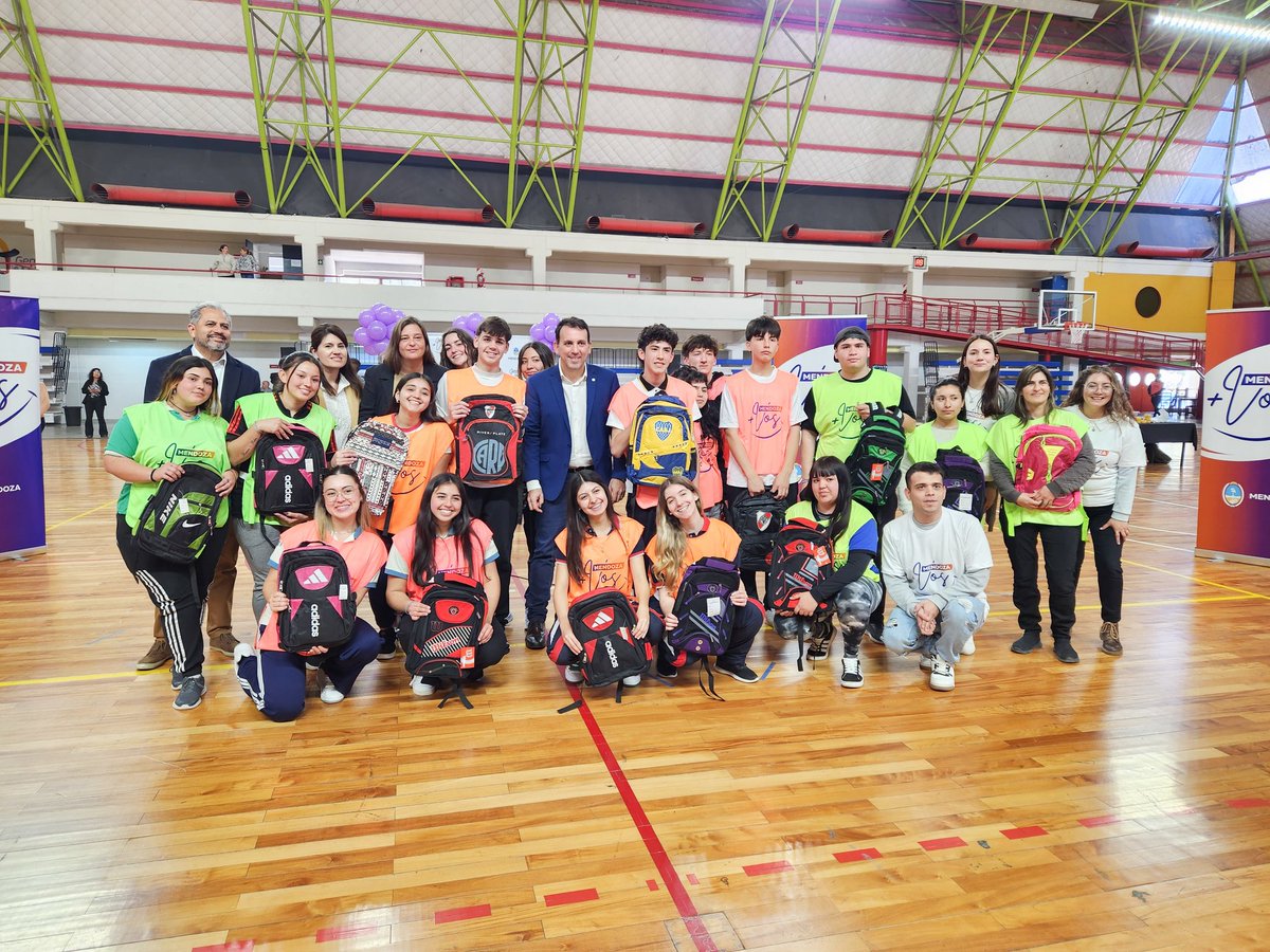 #MendozaMásVos2025 sigue llegando a cientos de estudiantes de la provincia.

En la etapa presencial compartimos con las escuelas de #GralAlvear juegos, competencias y mucho aprendizaje sobre educación tributaria 🙌📚

Aprender también puede ser una experiencia divertida y