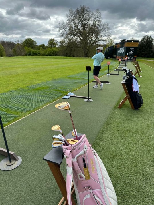 Legfcilkins's tweet image. Some chase the weekend I chase birdies. ⛳️ #OutdoorFun #GolfTime