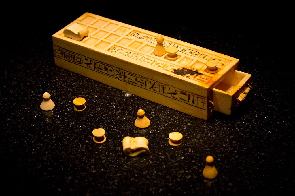 Unify's tweet image. &quot;The future has an ancient heart.&quot; — Carlo Levi

Photo: game box and pieces for playing the game of Senet found within the intact tomb of king Tutankhamun in Egypt

#ancientknowledge #ancientgame #time #ancientegypt  #senetgame #theintombofkingtutankhamun #egyptianhistory…