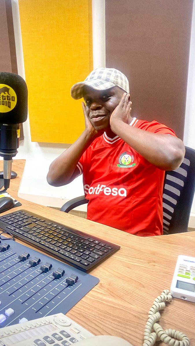 "Reggae music is not something you hear, it's something you feel." - Peter Tosh 
Tune in ndani #JAHFLIGHT na mcharazaji <a href="/CharraDeejay/">Deejay Charra</a> till late for the best of Reggae music .
  Inakubambia piwa ? #JAHMROCKDOBA