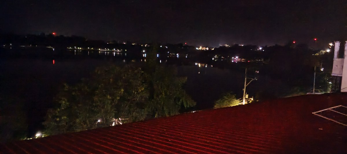 Inigo013197's tweet photo. Late night tambay 
📍 Sampalok lake 

#sanpablo #laguna #spc https://t.co/w4S8U0ZFG7