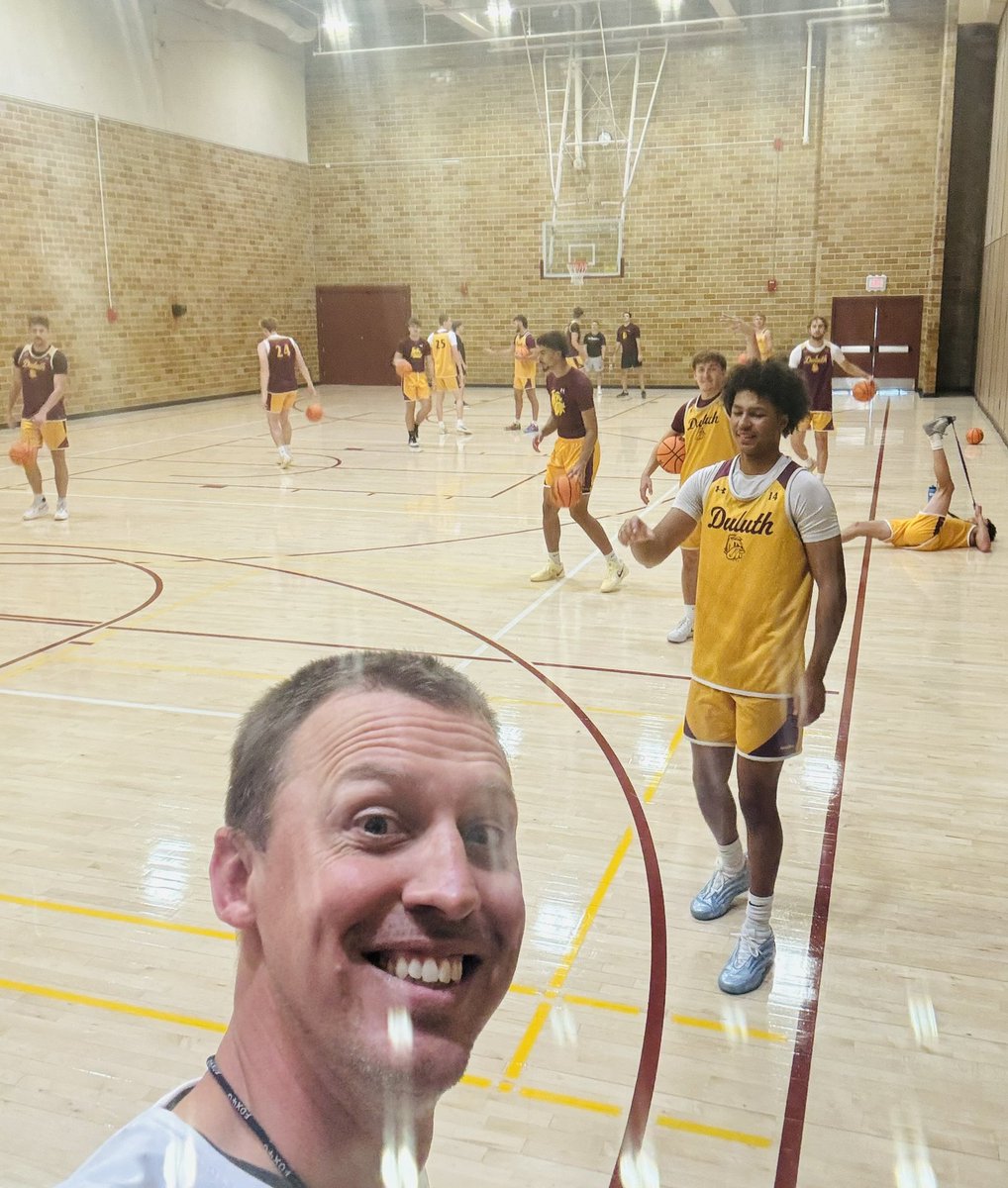 Back on the court! <a href="/UMDBulldogMBB/">UMD Men's Basketball</a> 
#MakeMoves