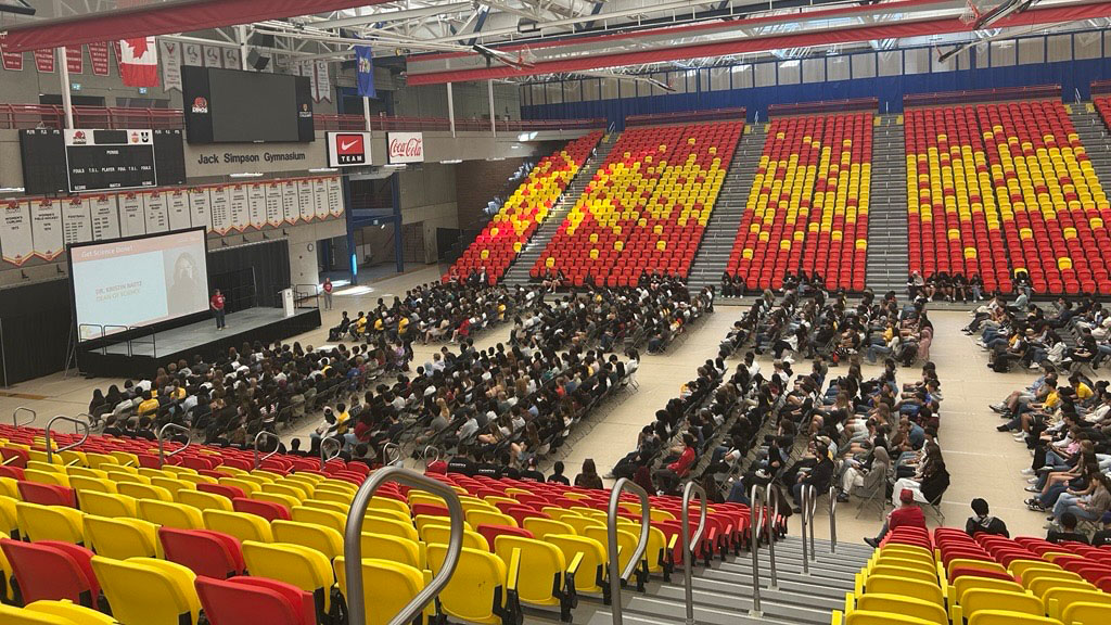 ucalgaryscience's tweet image. This week we welcomed our new #UCalgary undergraduate science students to #Orientation2025, and this morning it was was a packed house!  Welcome science students to the campus community and let's #GetScienceDone!