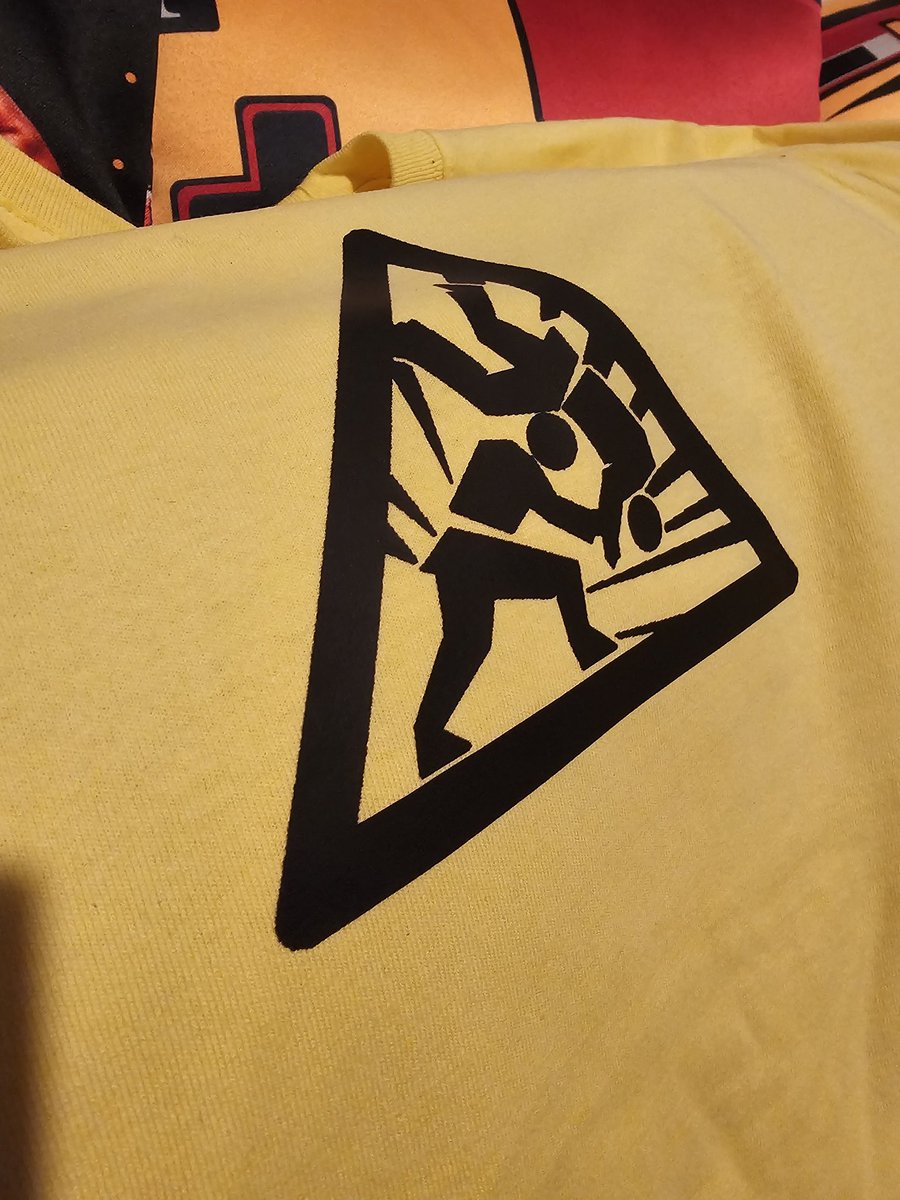 Okizine Gaiden Finishers is live!

Get your copy of the fighting game magazine made right here in The Digital Basement!

We also have new items and designs, including a collaboration with @megaknockdown.com and @andreadprojects.bsky.social 

Support your indies!

Link down below!