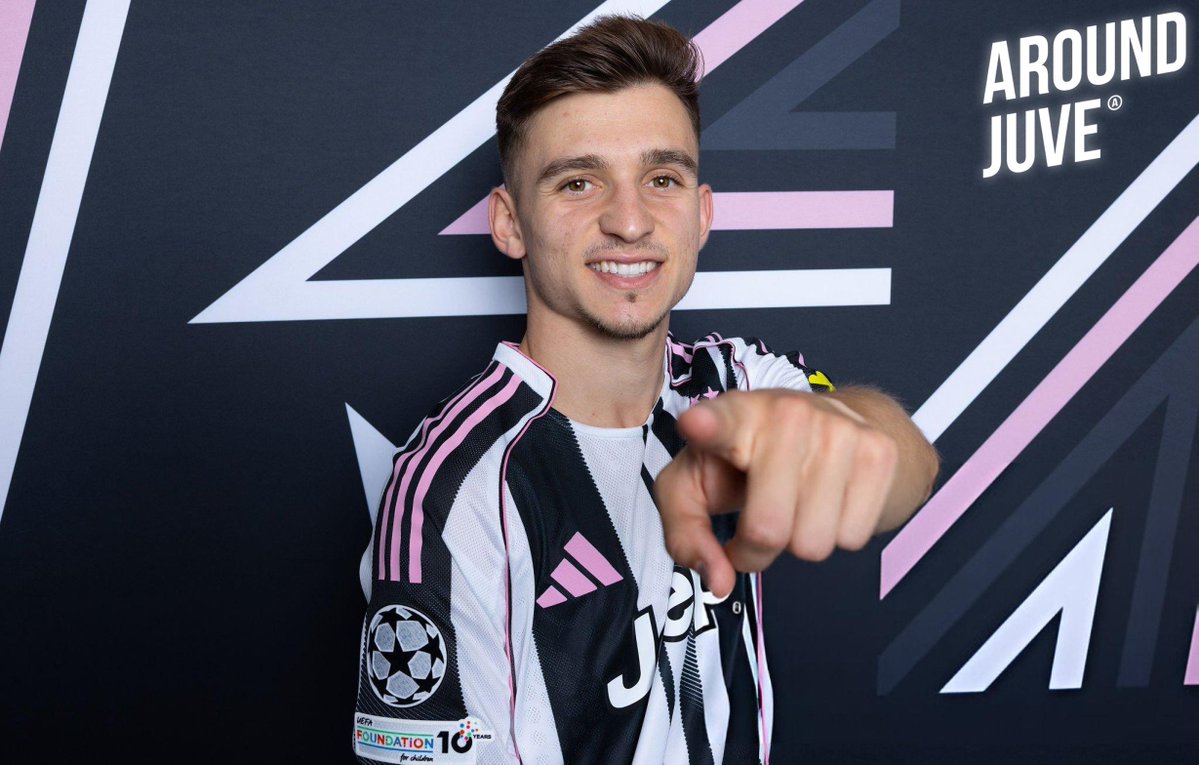 AroundJuventus's tweet image. 𝐒𝐇𝐎𝐎𝐓𝐈𝐍𝐆 𝐃𝐀𝐘  - PARTE 3📸

#Conceicao #David