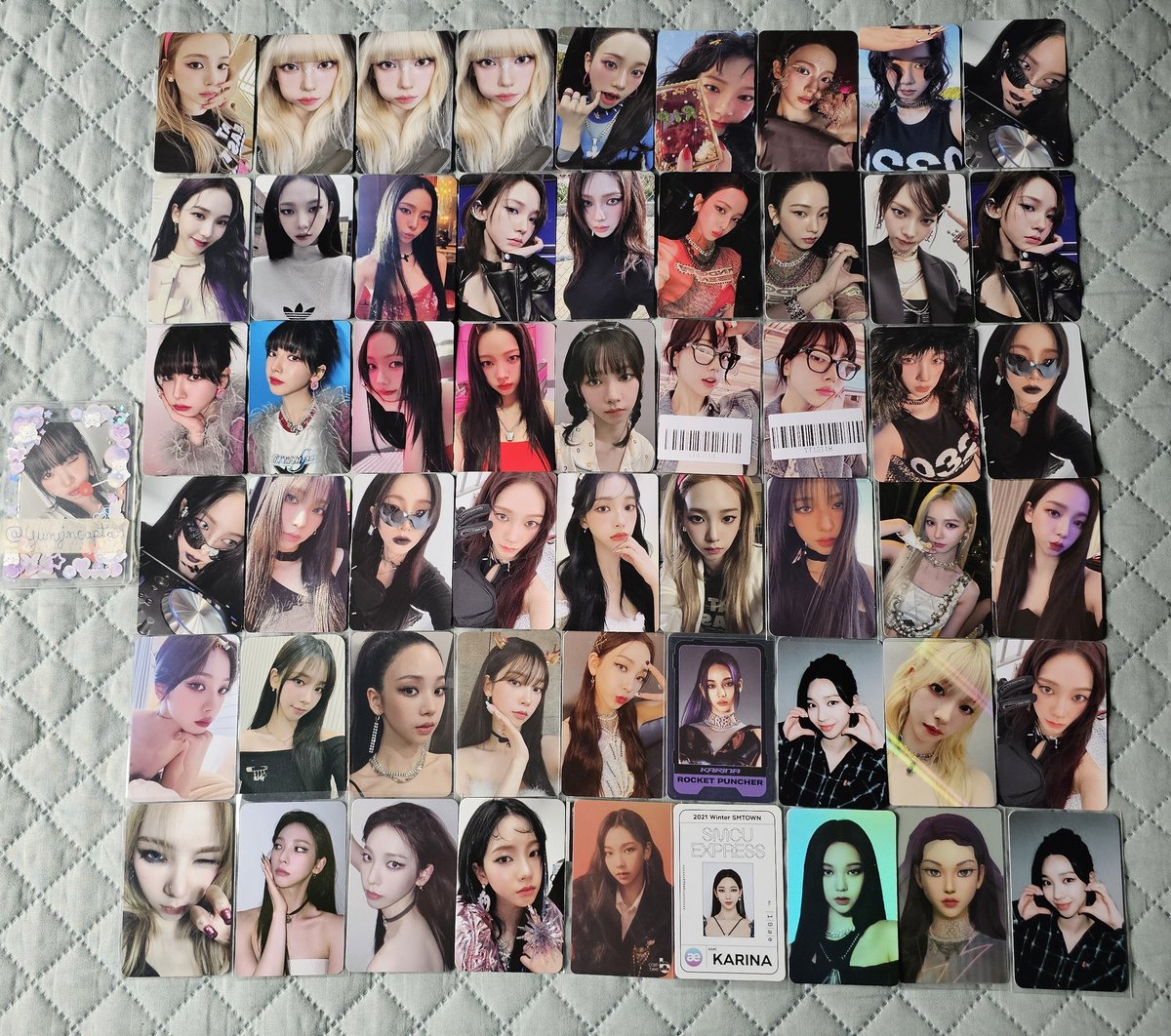 VENDO/VENDA SET KARINA AESPA
- R$ 2.470 o set completo
- não vendo separado, não reservo
- frete por minha conta
- pode abrir ceg e não precisa me pedir
- aceito pix, picpay e cartão de crédito com parcelamento 💳
🌹feedbacks em yunjincaptor ig