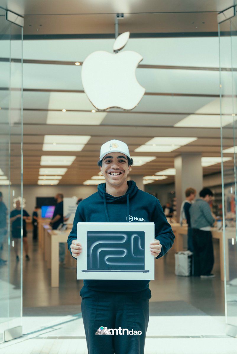 meet <a href="/dornag0x/">Hugo</a>, founder of <a href="/HuchFi/">Huch.</a>. he sold his laptop just to make it to mtndao v8.

this is the kind of energy that excites us about building in crypto and on <a href="/solana/">Solana</a>, its at the core of why we host mtndao.

we wanted to do something special for <a href="/dornag0x/">Hugo</a>, so we rallied the