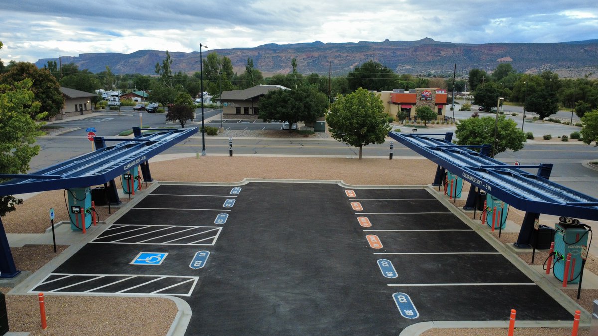 ⚡Fruita, CO is officially LIVE! What was once home to dinos is now home to a brand-new Rechargery. 🦕

🌮 10 charging bays right next door to a local favorite, El Tapatio. 

Plug in, grab a bite, and charge up in true prehistoric territory: bit.ly/4lZR0rS