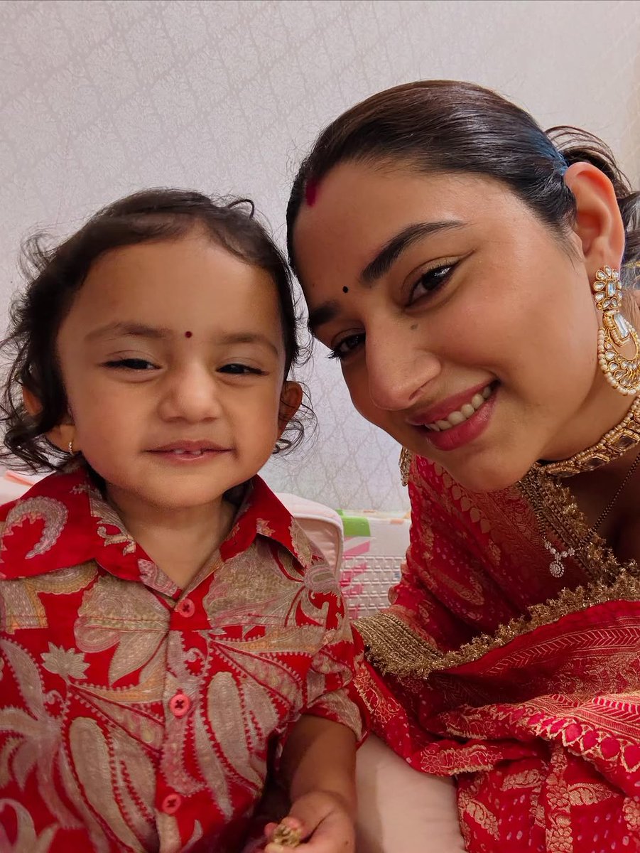 Team Disha Parmar tweet media