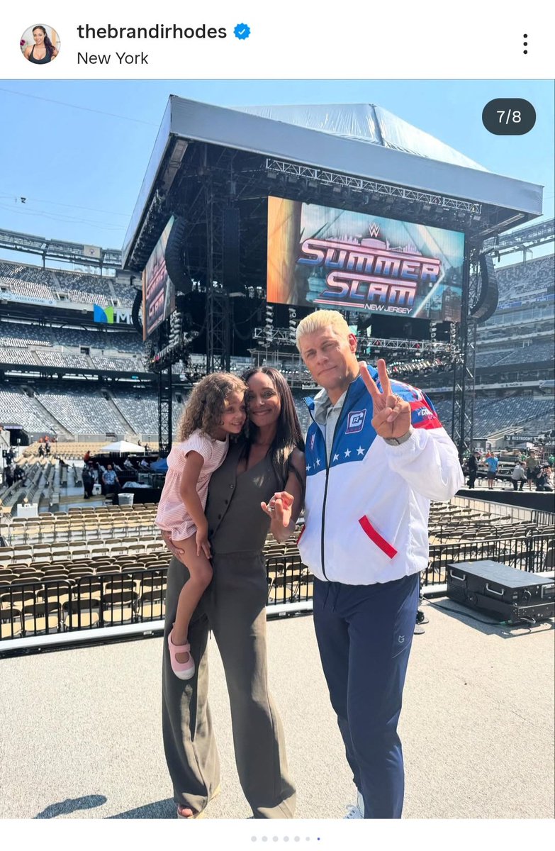 Django118DBC's tweet photo. @Jaysmiclly @TheBrandiRhodes @CodyRhodes I'm kinda with you here...girl don't look 8 months pregnant a few weeks ago. So why folk are attacking you, I don't know!! https://t.co/x0D4crJ1jz