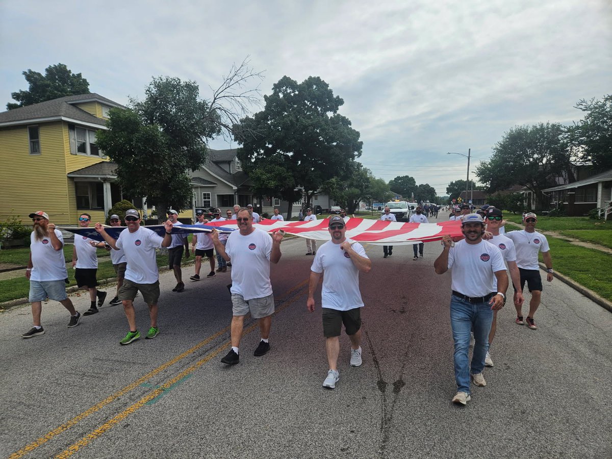 MidAmCarpenters's tweet image. Labor Day parade season has already begun! Members of #Local664 turned out in full force for the Madison County Federation of Labor parade and brought with them handcrafted camp chairs and kids’ rocking horses assembled at our Belleville Training Center that some lucky folks will