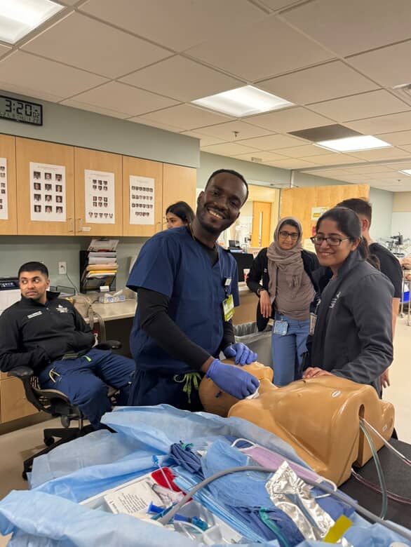 ngmcgme's tweet photo. Check out our #ngmcgme Cardiovascular Disease fellows in action as they sharpen their procedural skills in our simulation lab! 

To learn more about our fellowship, visit https://t.co/23cbWMozEi
#hardwiredforexcellence https://t.co/aYCmb727GT