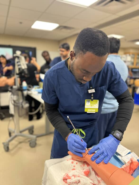 ngmcgme's tweet photo. Check out our #ngmcgme Cardiovascular Disease fellows in action as they sharpen their procedural skills in our simulation lab! 

To learn more about our fellowship, visit https://t.co/23cbWMozEi
#hardwiredforexcellence https://t.co/aYCmb727GT