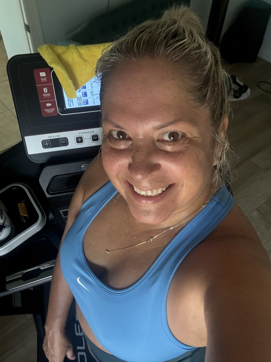 30 minutes “hard” according to my app on the TM. Hope all of you get to rest and enjoy your long weekend 🍔 🍖 🍺 🍷 🏖️ 🏃‍♀️ 🚲 ⛳️ 🎾 🏈 😎 

#LaborDayWeekend #RGV