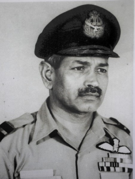 Anchit Gupta (@anchitgupta9) on Twitter photo Air Cmde M. K. Chandrasekhar, A1 Flying Instructor, transport stream, has passed away at 91. Commissioned 1954; retired 1986. Commanded Leh, Tambaram & Jorhat; ex-CO, Aircrew Examination Board (AEB). Deepest condolences to his family and <a href="/RajeevRC_X/">Rajeev Chandrasekhar 🇮🇳</a> . Blue skies, Sir. <a href="/IAF_MCC/">Indian Air Force</a> Air Cmde M. K. Chandrasekhar, A1 Flying Instructor, transport stream, has passed away at 91. Commissioned 1954; retired 1986. Commanded Leh, Tambaram & Jorhat; ex-CO, Aircrew Examination Board (AEB). Deepest condolences to his family and <a href="/RajeevRC_X/">Rajeev Chandrasekhar 🇮🇳</a> . Blue skies, Sir. <a href="/IAF_MCC/">Indian Air Force</a>
