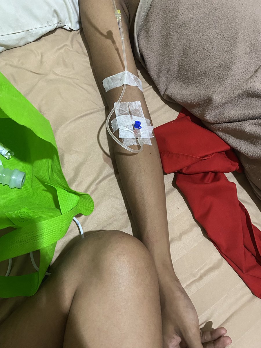 Sayang aku lgi sakit dehidrasi, aku suntik deh paracetamol sama vitamin. Sehat yaa sayang ☺️☺️🥰🥰🥰. Mana di hotel infusny🤣🤣