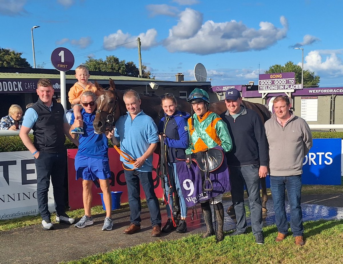 Turned out again quickly after finishing fourth at Ballinrobe on Monday,  Jetaway Nana justifies 2/1 favouritism in the fourth at Wexford. Eoin Staples was aboard the Cian Collins-trained victor for owner Mark Hatton.