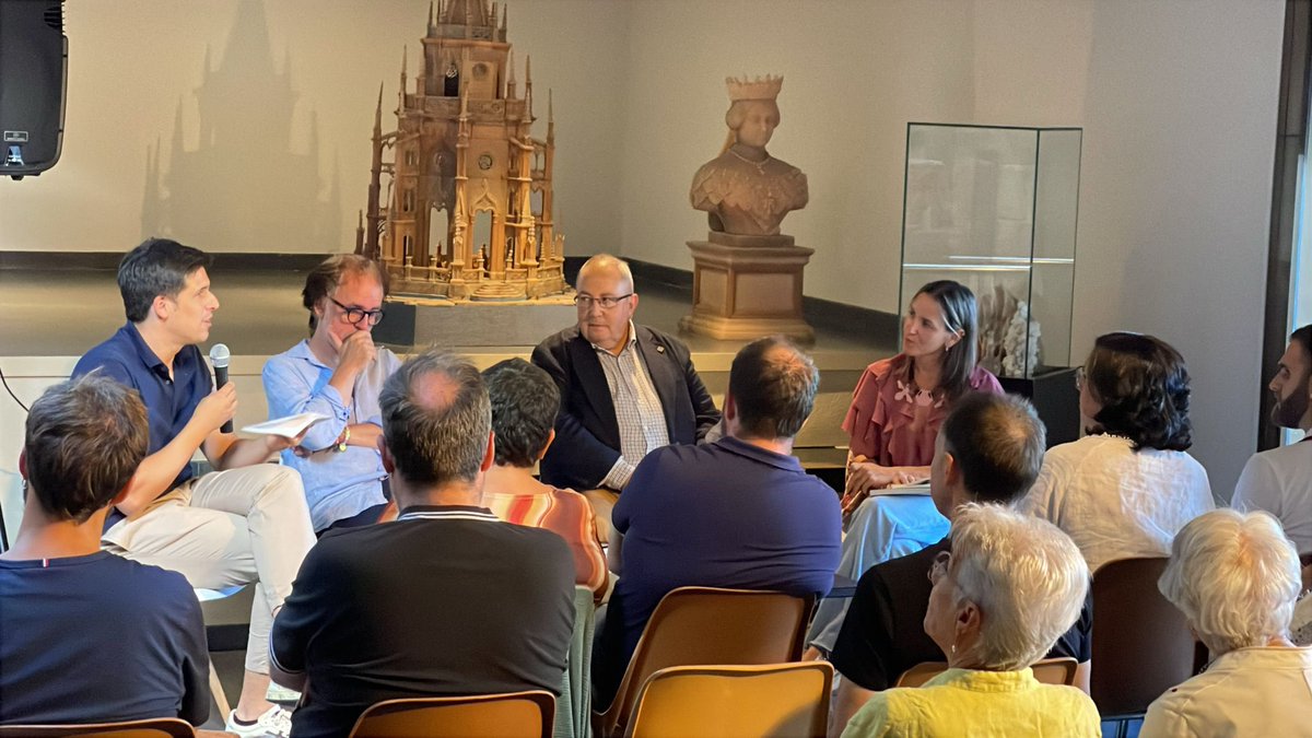 Museu de Solsona (@museusolsona) on Twitter photo ➡️ Presentació de la revista Horitzons, amb <a href="/francesccanosa/">Francesc Canosa Farran</a>, <a href="/noevilaseca/">Noemí Vilaseca</a>, <a href="/carlesfreixes/">Carles Freixes Codina</a> i <a href="/Antoni_Gelonch/">Antoni Gelonch</a>! ➡️ Presentació de la revista Horitzons, amb <a href="/francesccanosa/">Francesc Canosa Farran</a>, <a href="/noevilaseca/">Noemí Vilaseca</a>, <a href="/carlesfreixes/">Carles Freixes Codina</a> i <a href="/Antoni_Gelonch/">Antoni Gelonch</a>!