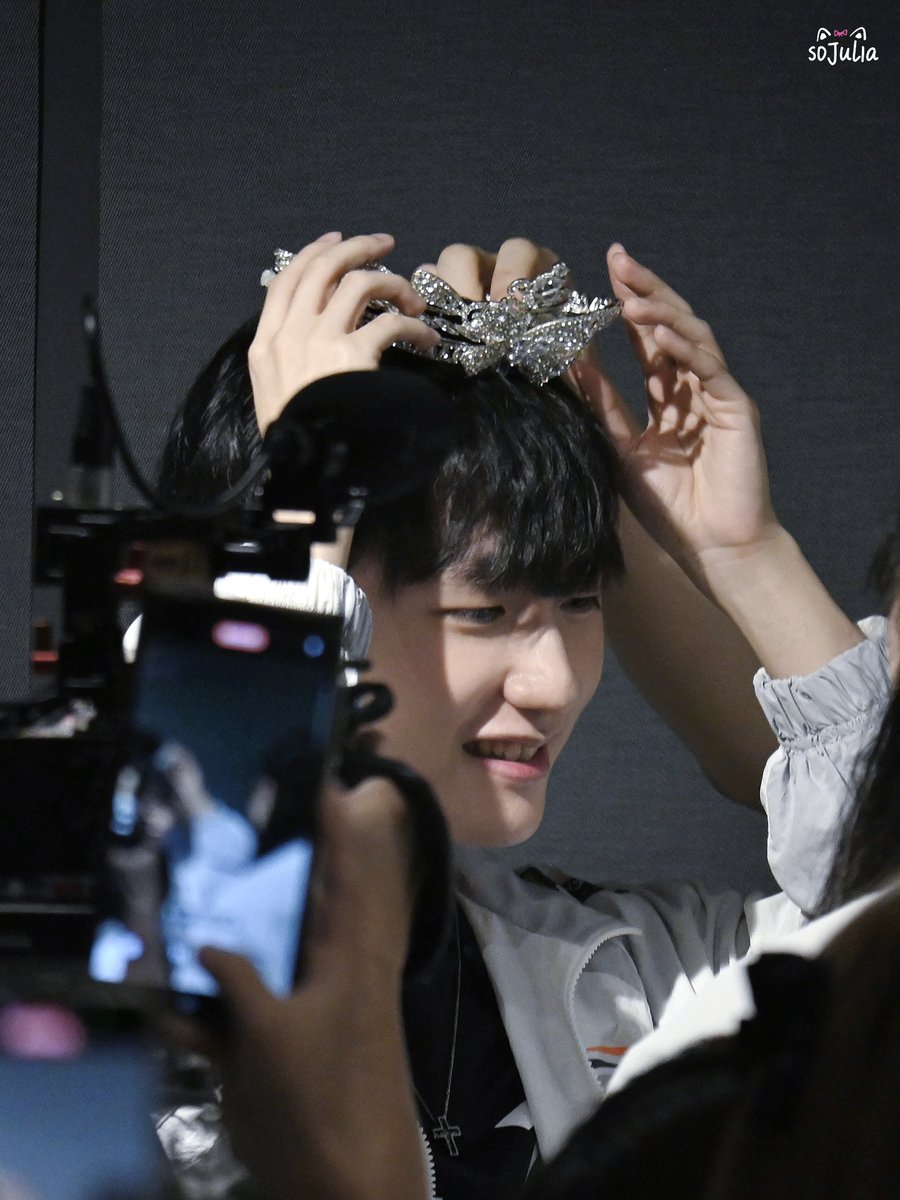 250829 HLE vs NS FM

maybe he cant wait to be crowned queen?

#Peanut #피넛 #한왕호
