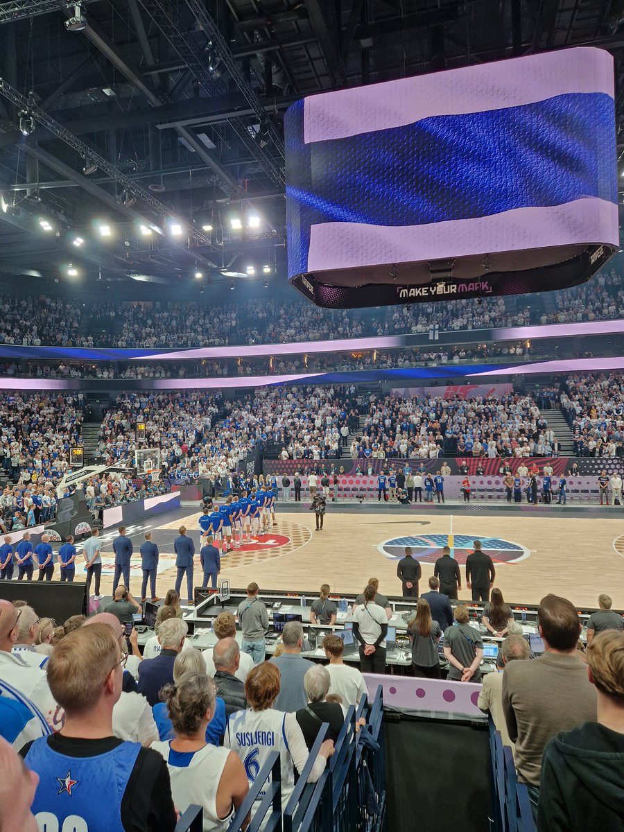Taas sitä mennään. #susijengi #EuroBasket
