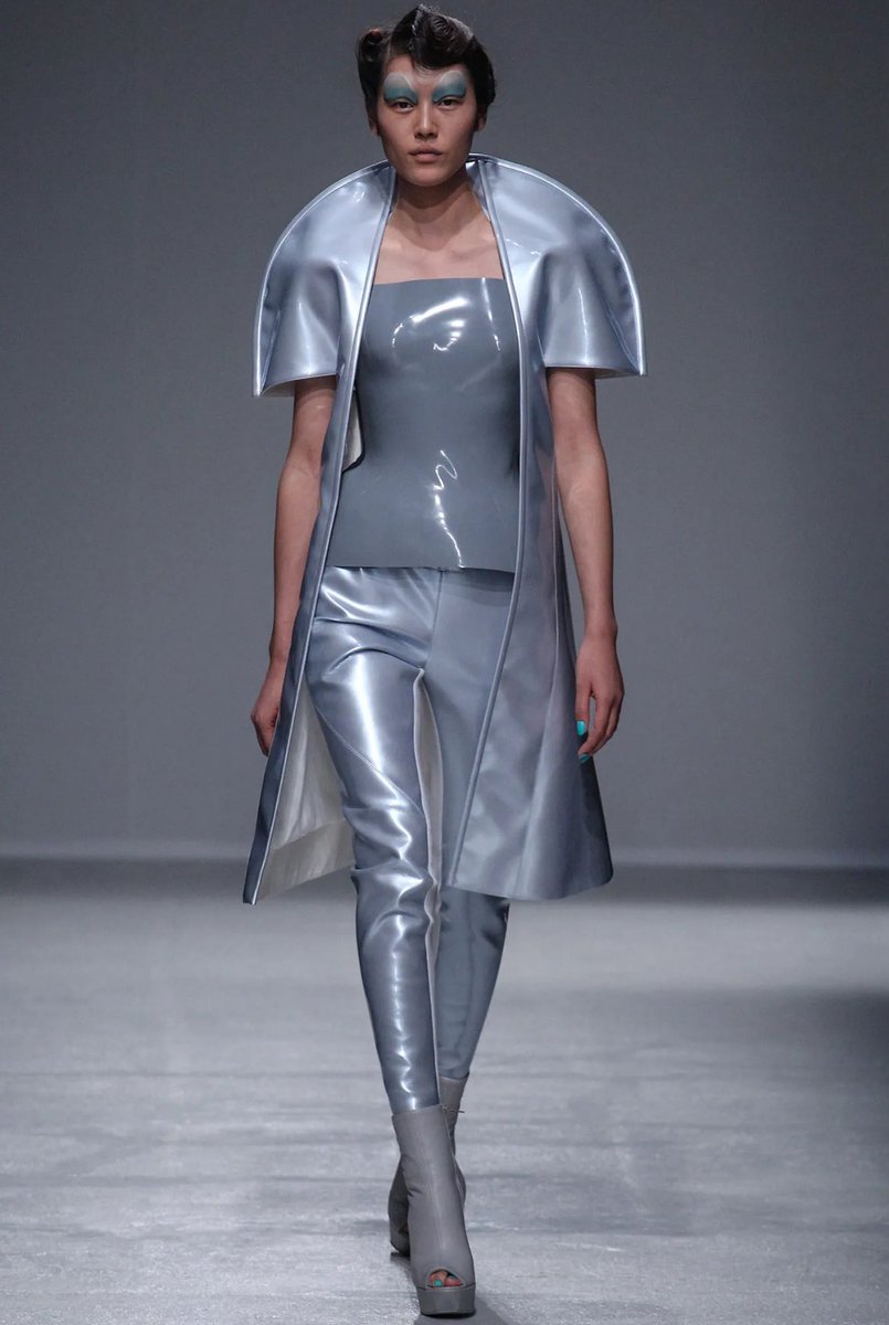 blakveil_'s tweet image. Gareth Pugh Spring 2014 RTW