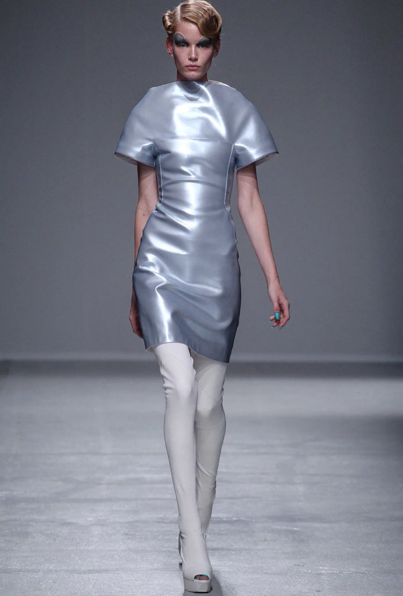 blakveil_'s tweet image. Gareth Pugh Spring 2014 RTW